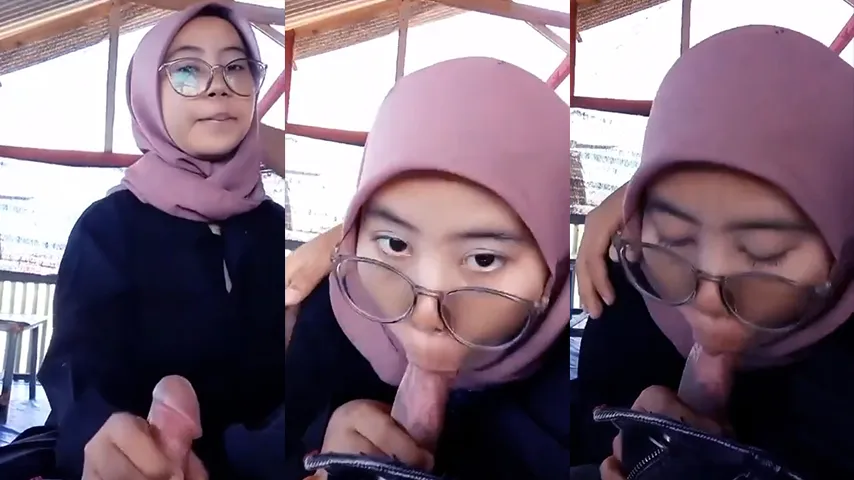 Bokep ABG Hijab Ngemut Punya Ayang di Cafe