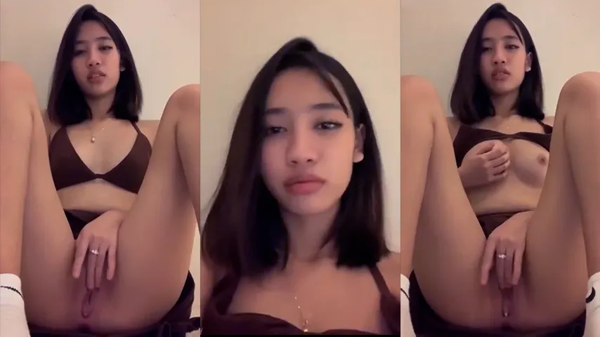 Bokep Cewek ABG Colmek Muncrat 24