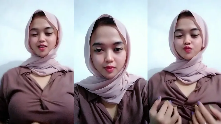 Bokep Hijaber Cantik Remas Tetek Godain Pascol