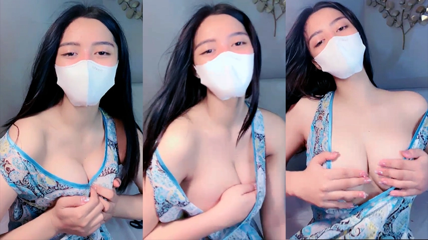 Bokep Host Cantik Mulus Remas Toket