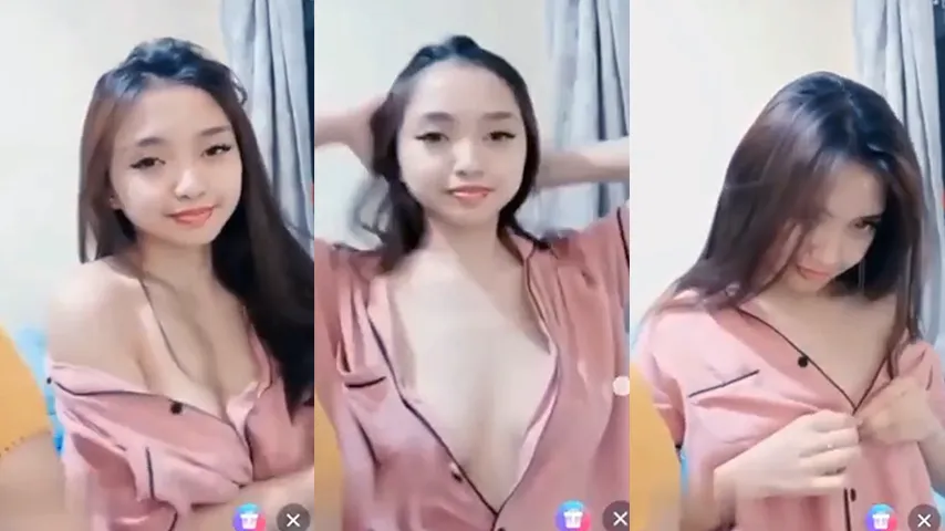 Bokep Kak Juli Cantik Show Uting Live
