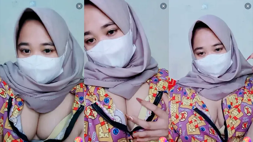 Bokep Live Show Ukhtie Binal Remas Tetek
