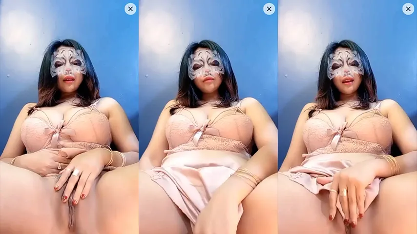 Bokep Miyoubee Ngangkang Elus Elus Memek
