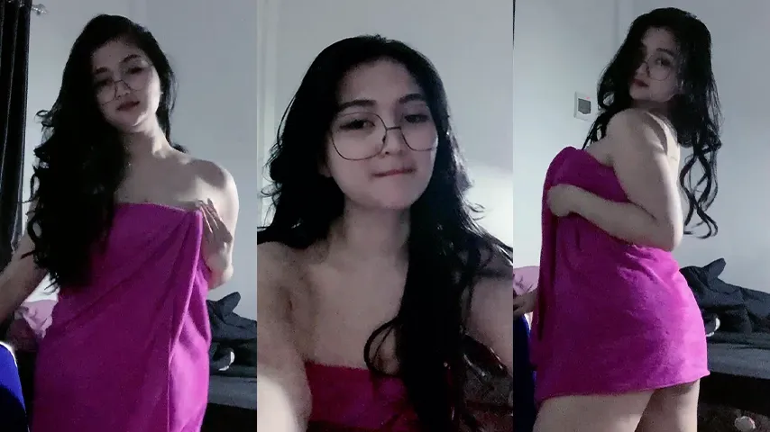Bokep Zaraa Liveshow Cuma Pake Handuk Menggoda